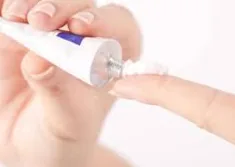 Hydroquinone